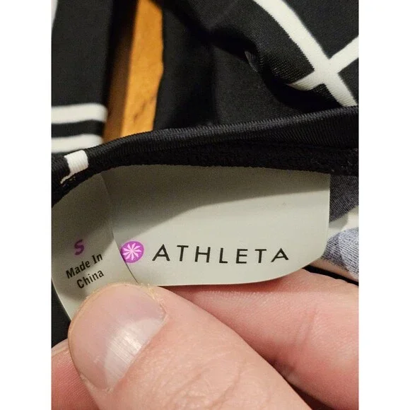 Athleta Swim Top Long Sleeve Lanikai Athletic Rashguard Pullover Size Small - Picture 8 of 10